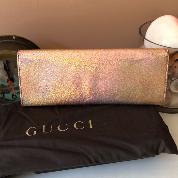 GUCCI CRACKLE CLUTCH - Picture 5 of 10